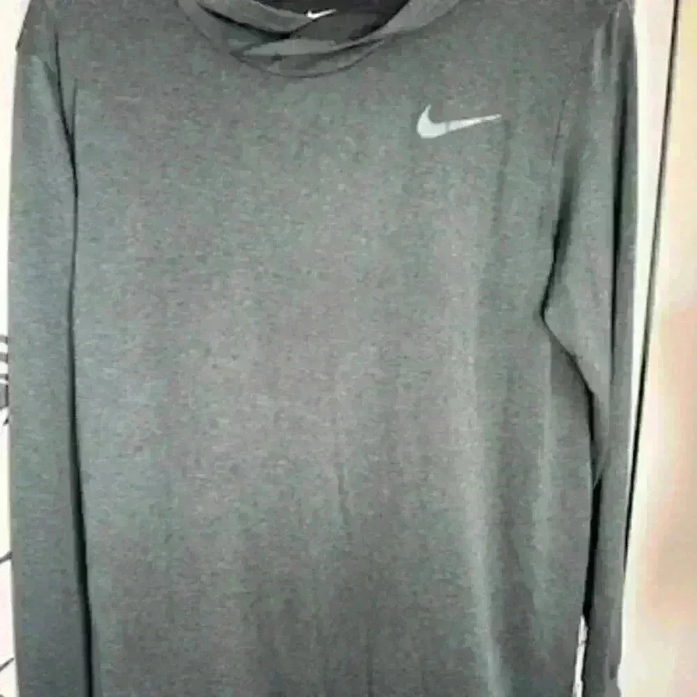 Nike Dri-Fit - Picture 2 of 3